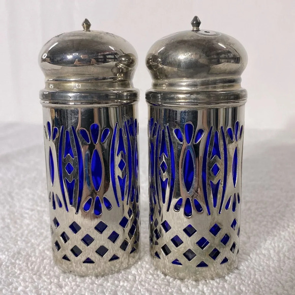 Vintage Avon Silver Plated Royal Sapphire Salt  & Pepper Shakers - Picture 3 of 10